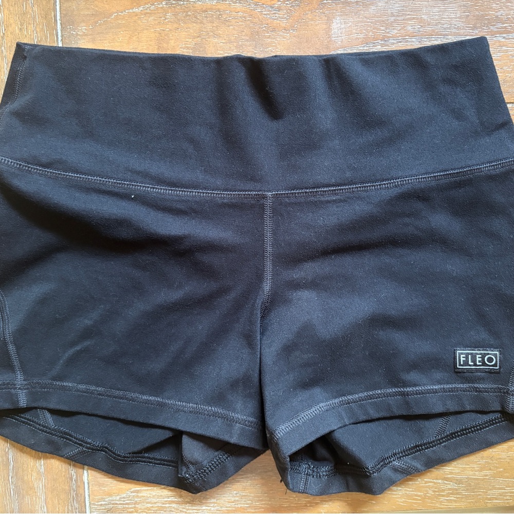 Fleo Women's Classic Black Athletic Shorts